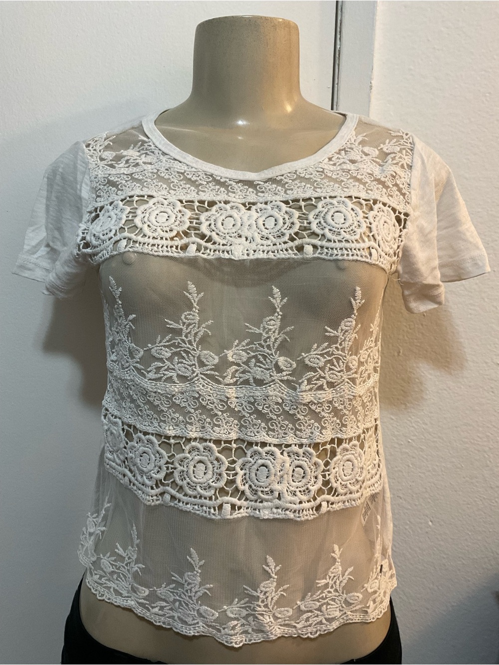 Aeropostale women’s white crochet lace see through shirt size xs